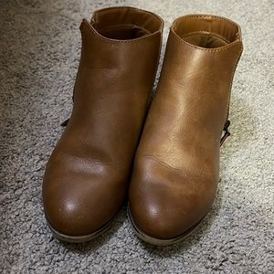 Cat & Jack girls booties